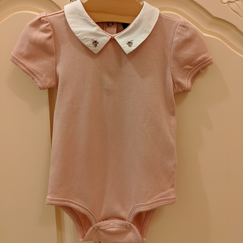 Victoria Beckham Rose w/bee onesie 9 mo
